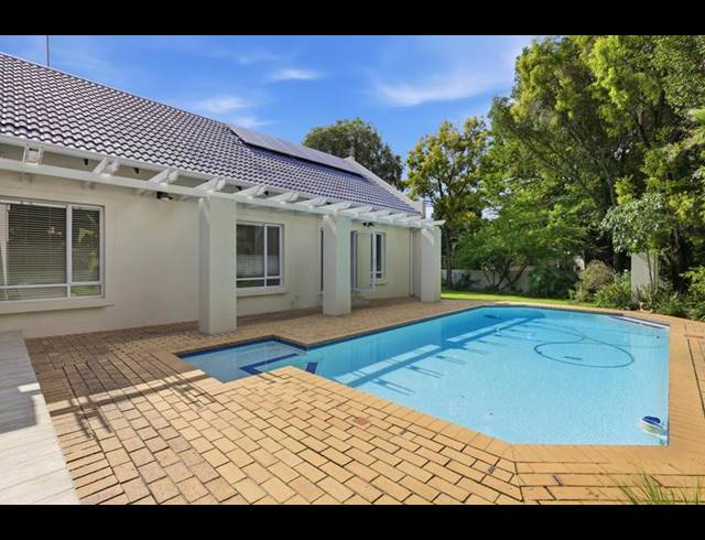 4 BEDROOM PROPERTY TO RENT IN FOURWAYS GARDENS
